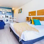 Tres Beau Studio Avec Balcon Vue Mer - Maripa